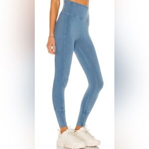Free People Movement Throw Blue Hot Shot Yoga Leggings + Crop Tank Set - Small